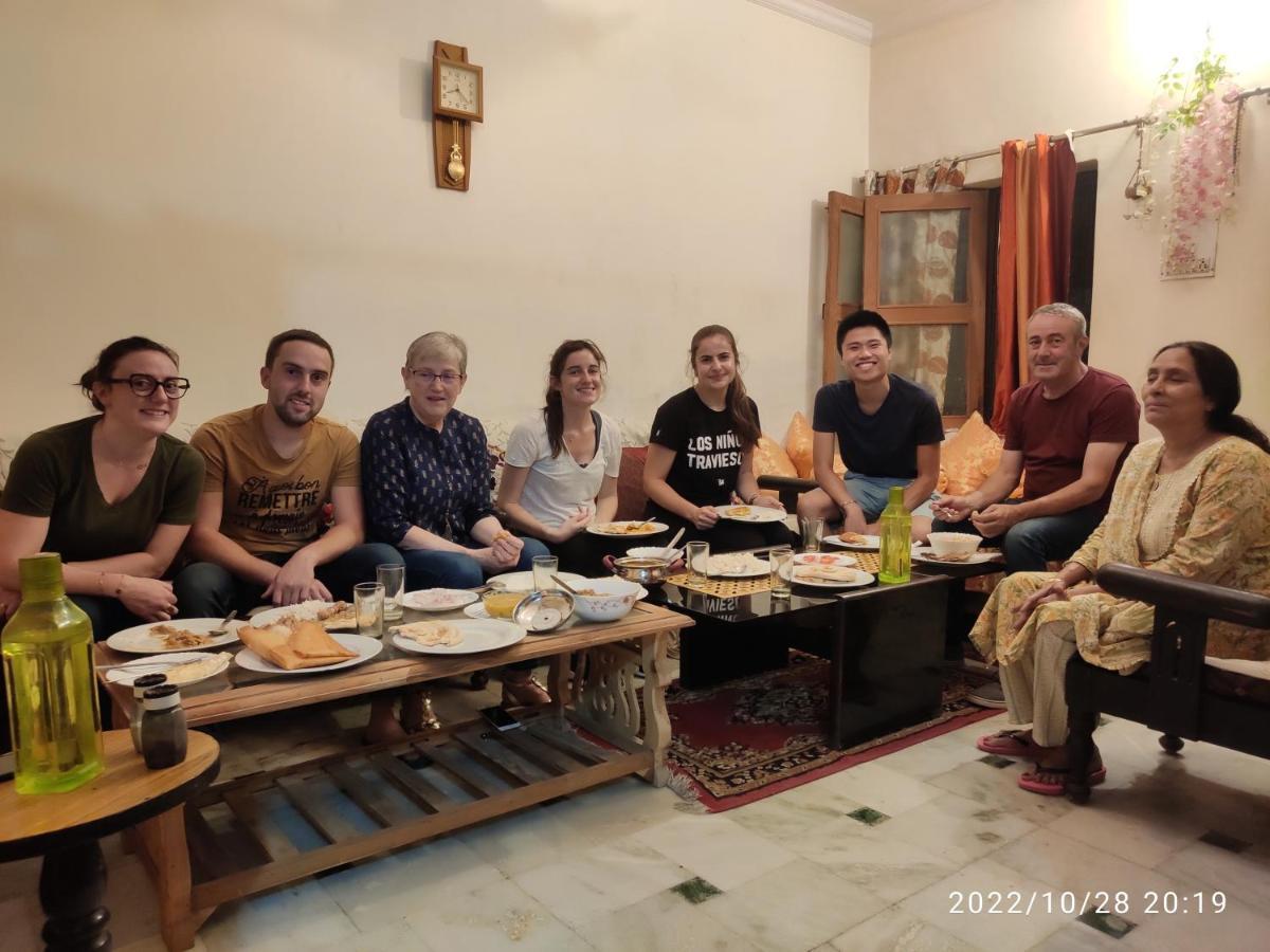 Max Guest House Агра Екстериор снимка