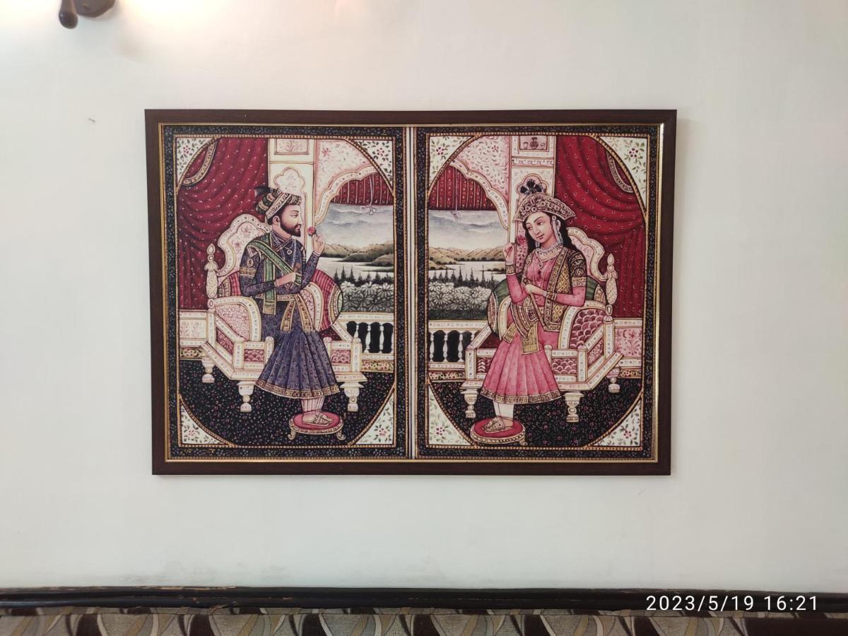 Max Guest House Агра Екстериор снимка