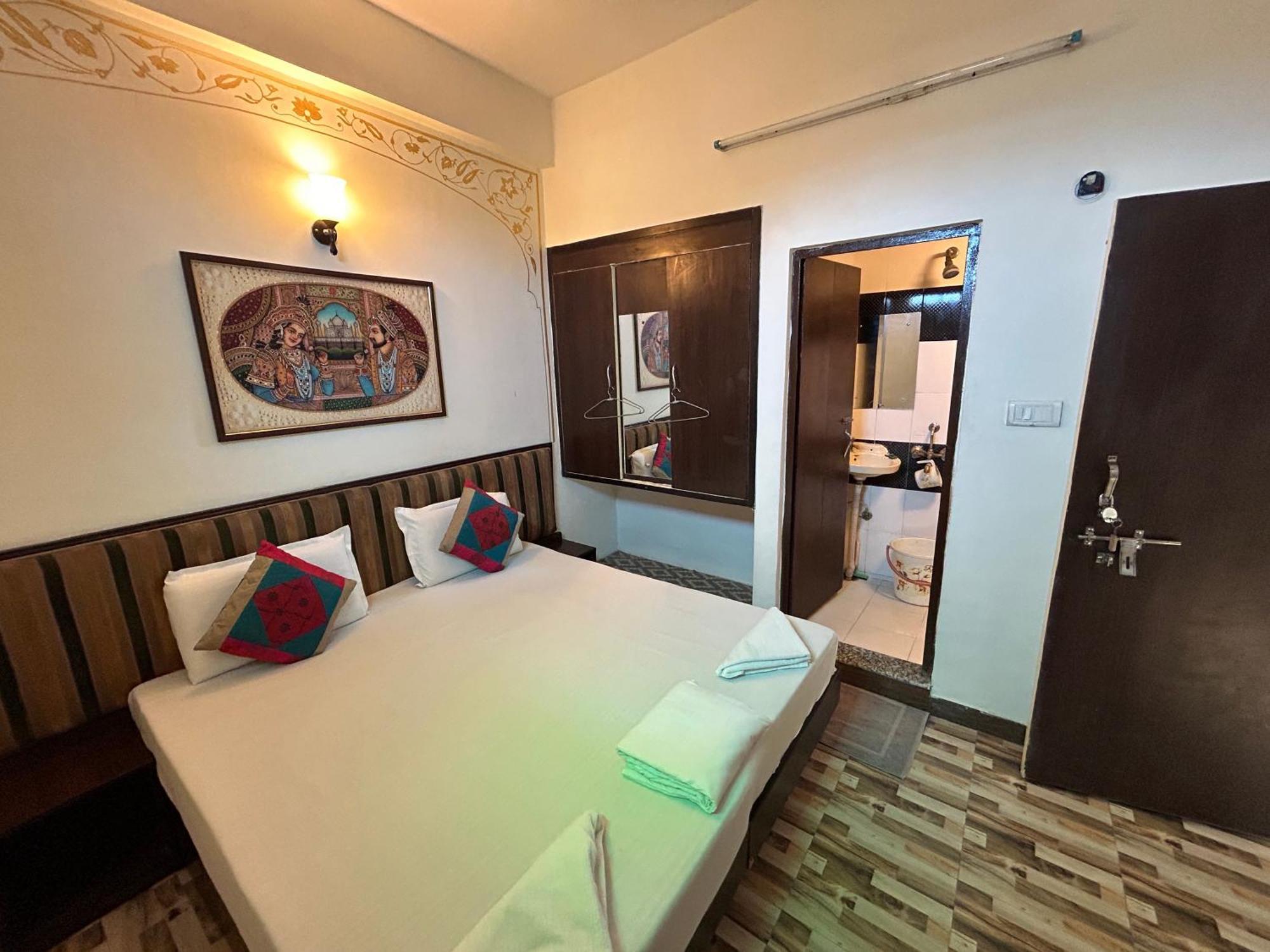 Max Guest House Агра Екстериор снимка