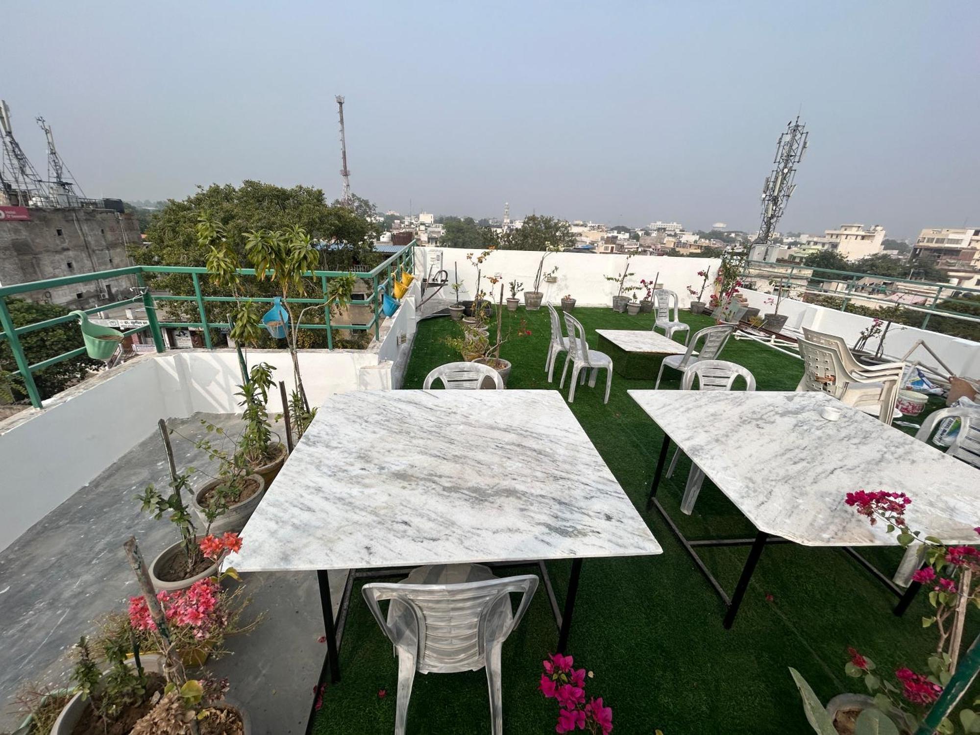 Max Guest House Агра Екстериор снимка