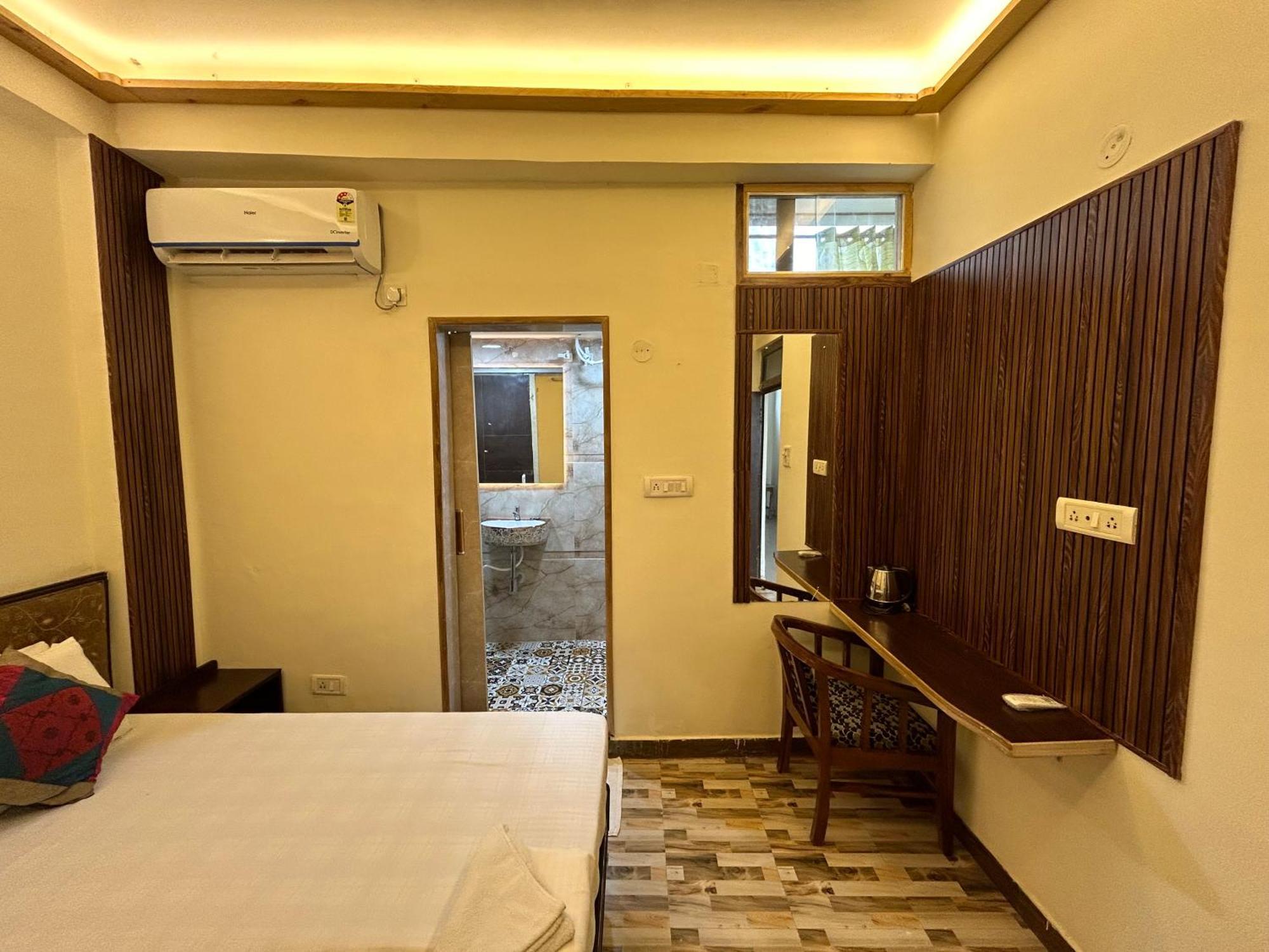 Max Guest House Агра Екстериор снимка
